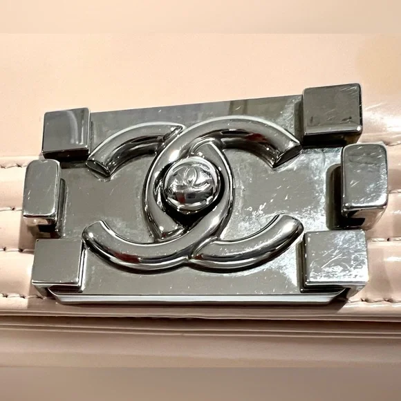 CHANEL GLAZED CALFSKIN JUMBO BOY BAG - VINTAGE - Picture 6 of 15